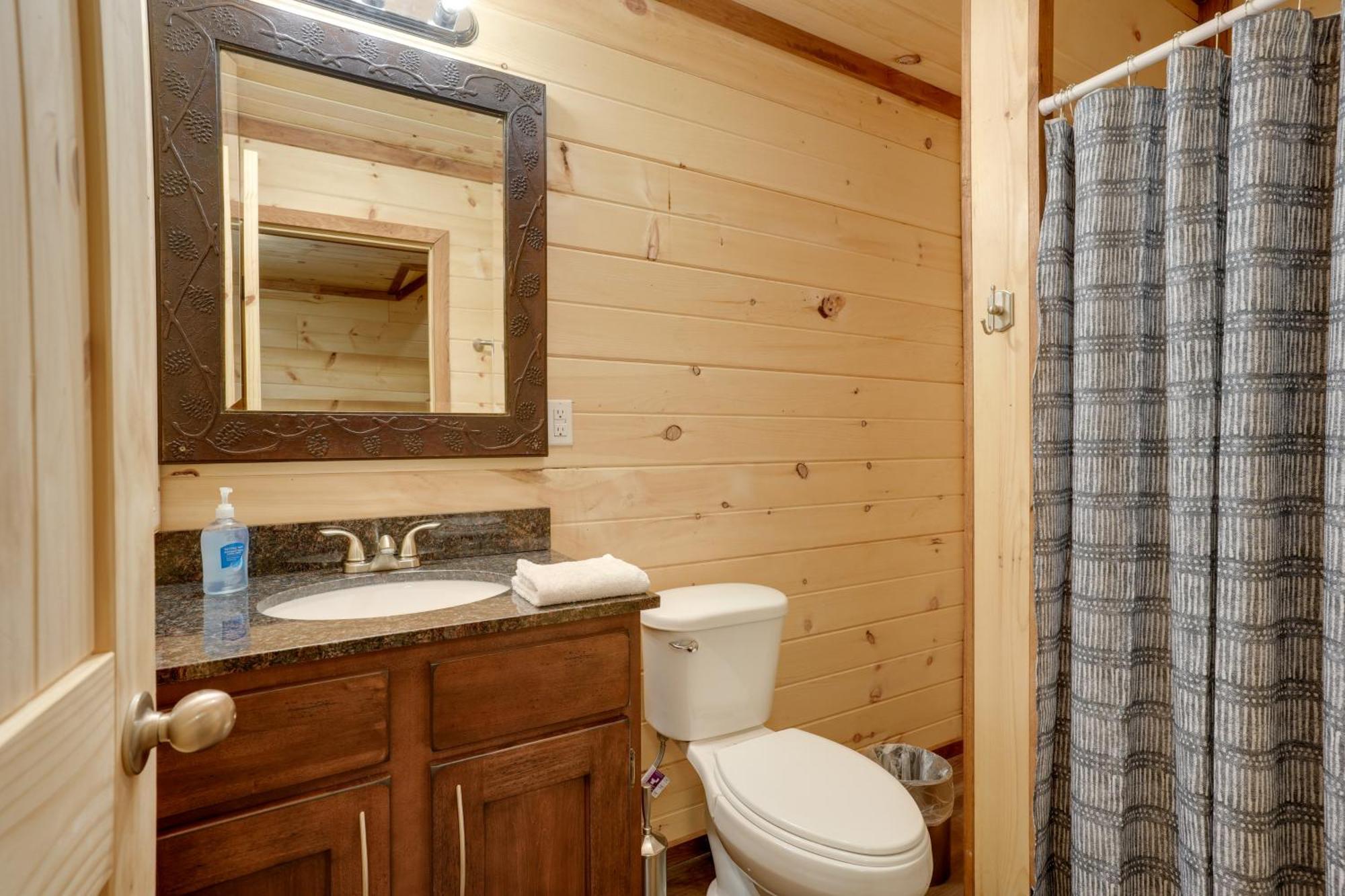 Lakeside Trenton Cabin On 7-Acre Property! Ngoại thất bức ảnh